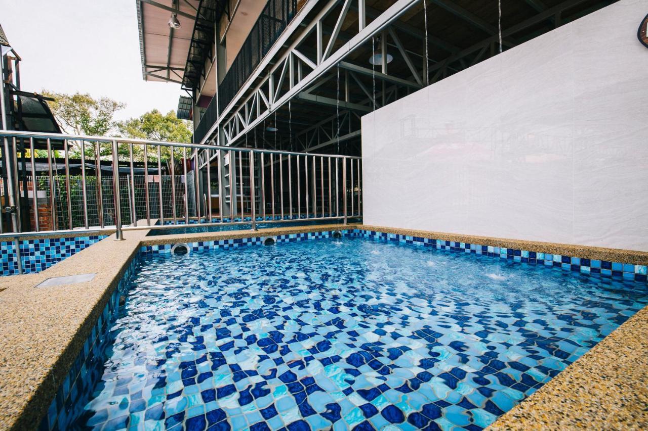 Rick Resort Teluk Intan Exterior photo