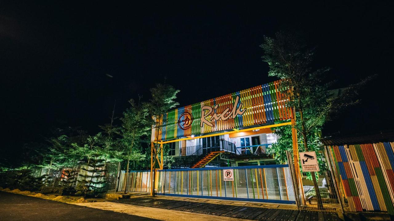 Rick Resort Teluk Intan Exterior photo